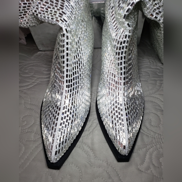Make a Statement in these  Gorgeous Embellished Boots - Picture 3 of 7